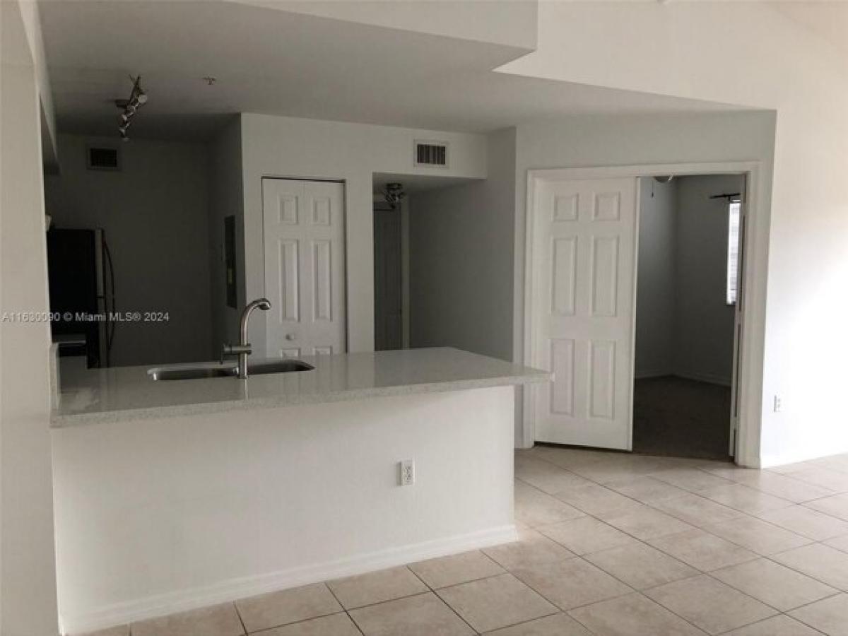Picture of Home For Sale in Pembroke Pines, Florida, United States