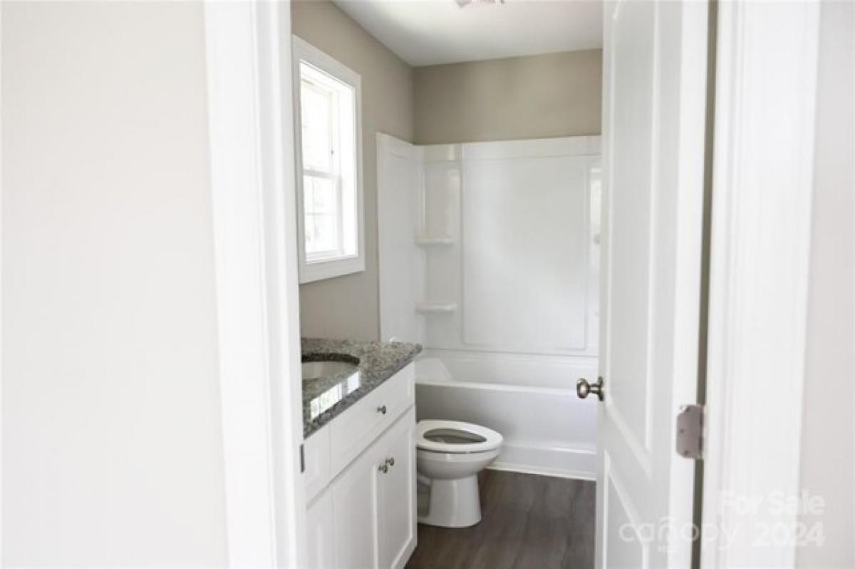 Picture of Home For Sale in Salisbury, North Carolina, United States