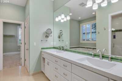 Home For Sale in McMinnville, Oregon