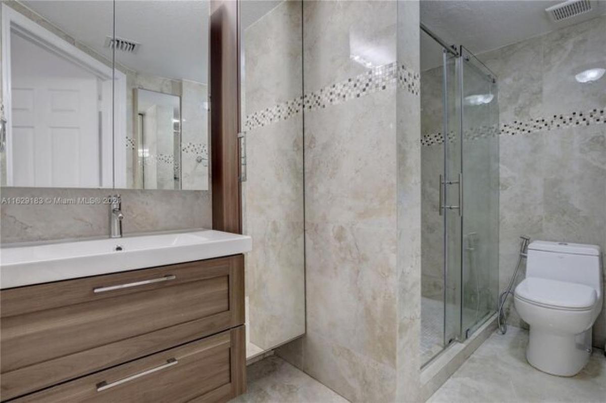 Picture of Home For Sale in Doral, Florida, United States