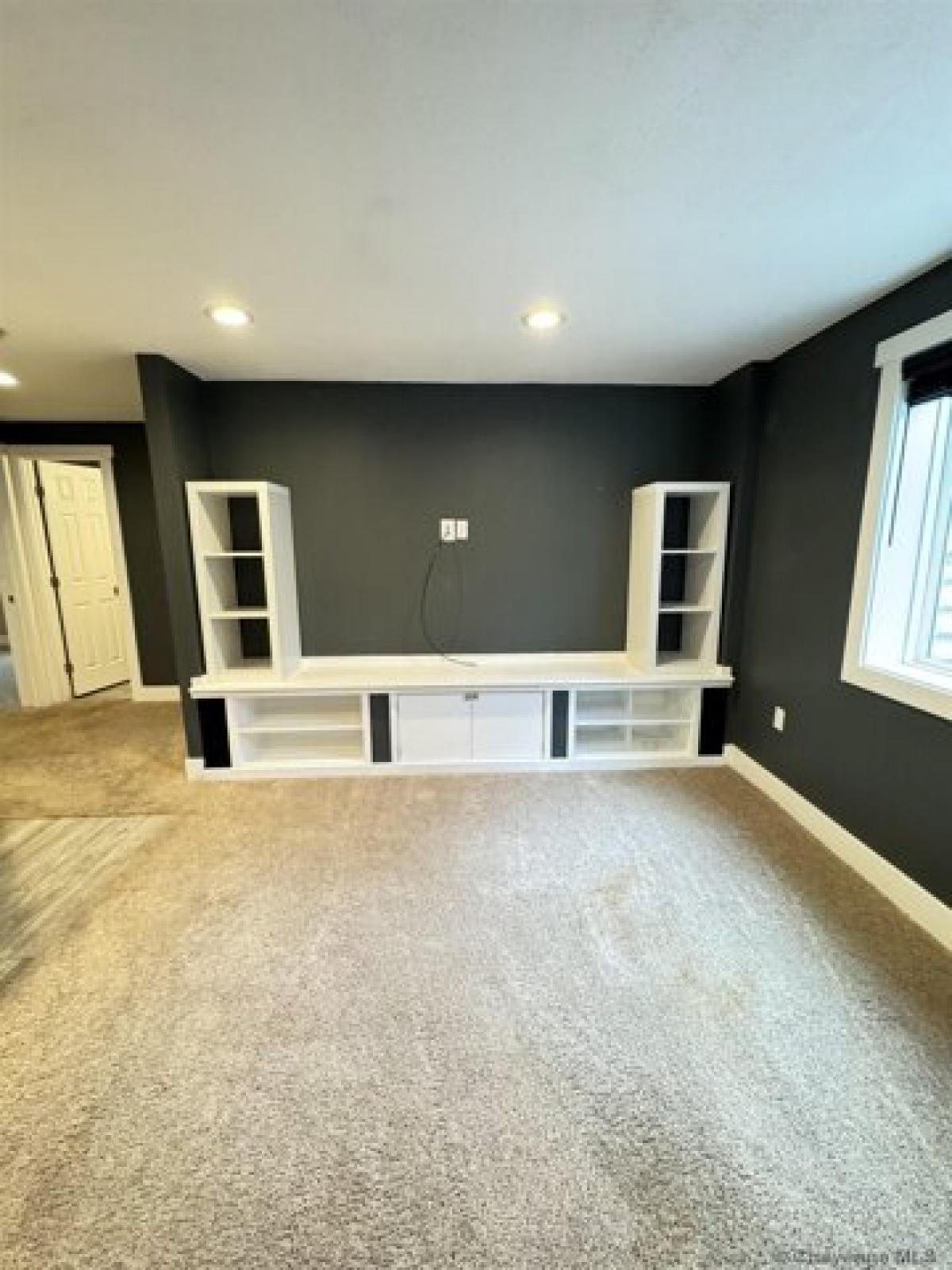 Picture of Home For Sale in Cheyenne, Wyoming, United States