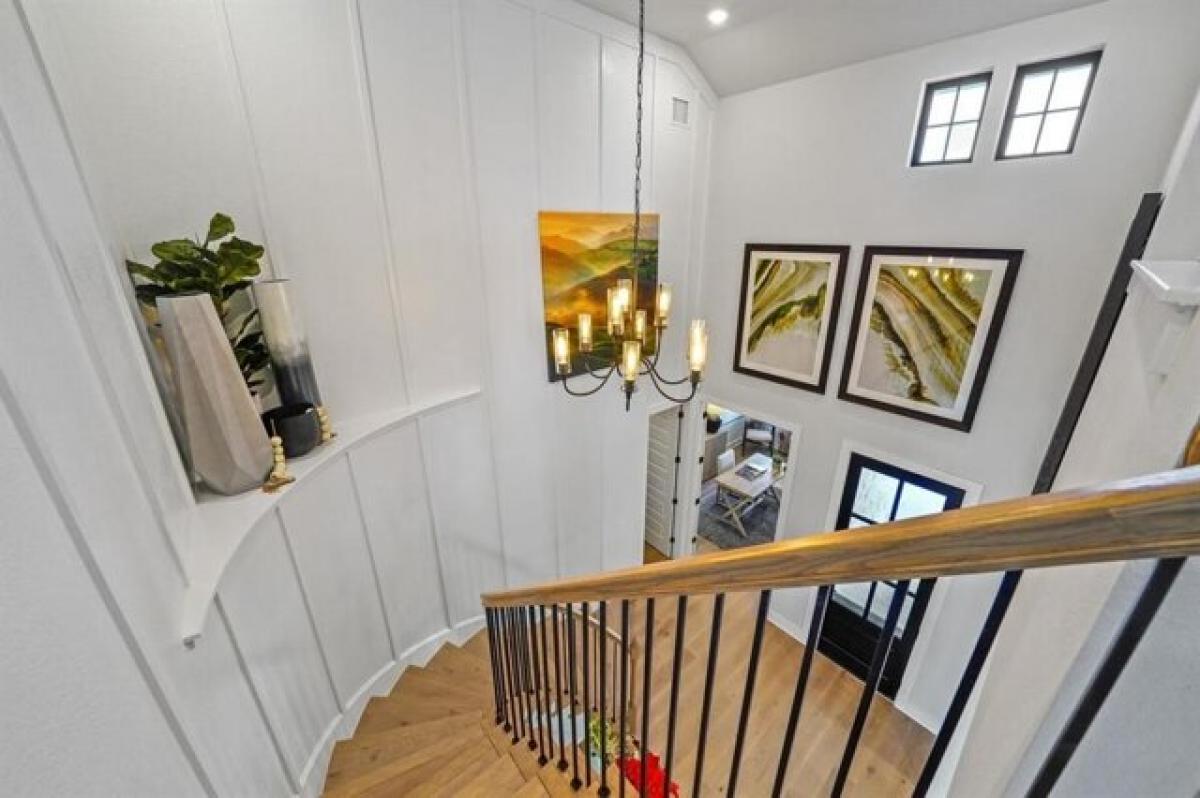 Picture of Home For Sale in Dripping Springs, Texas, United States