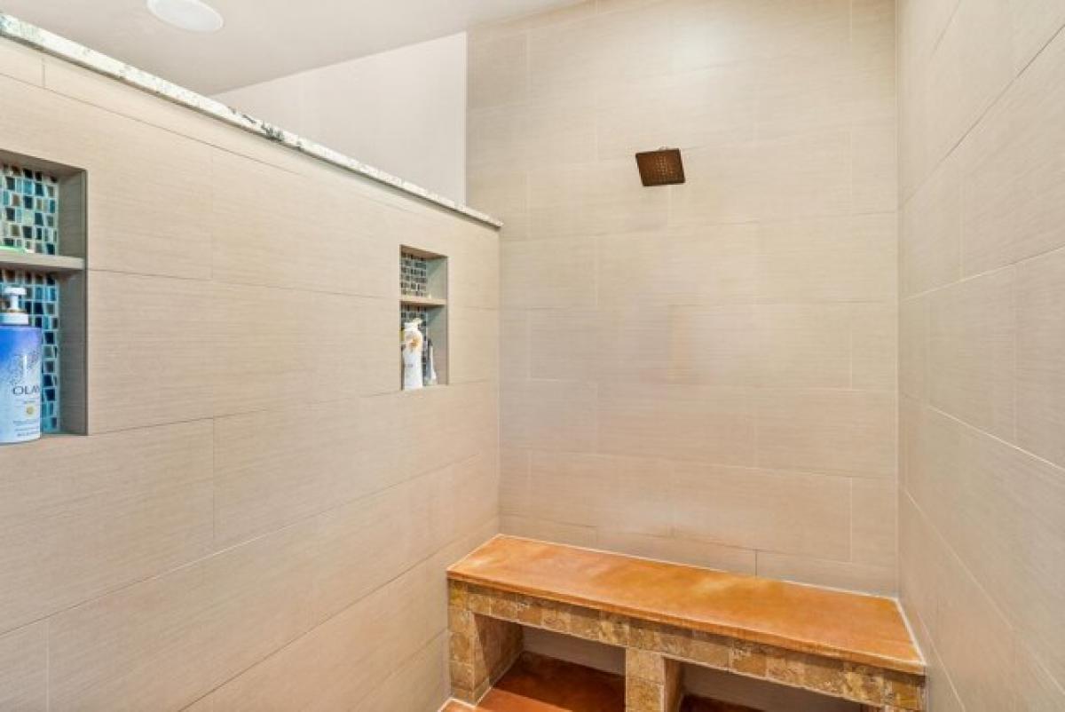 Picture of Home For Sale in Bend, Oregon, United States