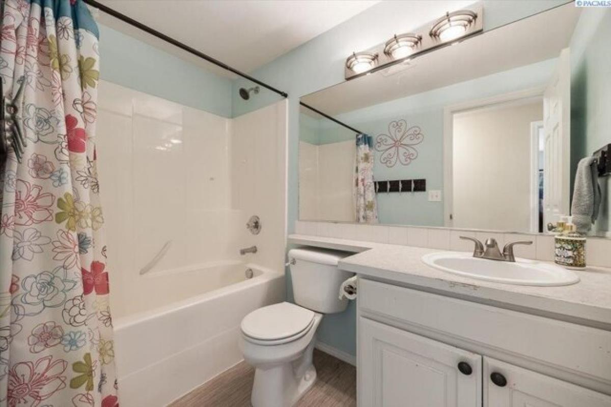 Picture of Home For Sale in Pasco, Washington, United States