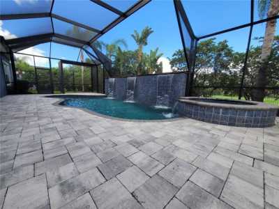 Home For Sale in Apollo Beach, Florida