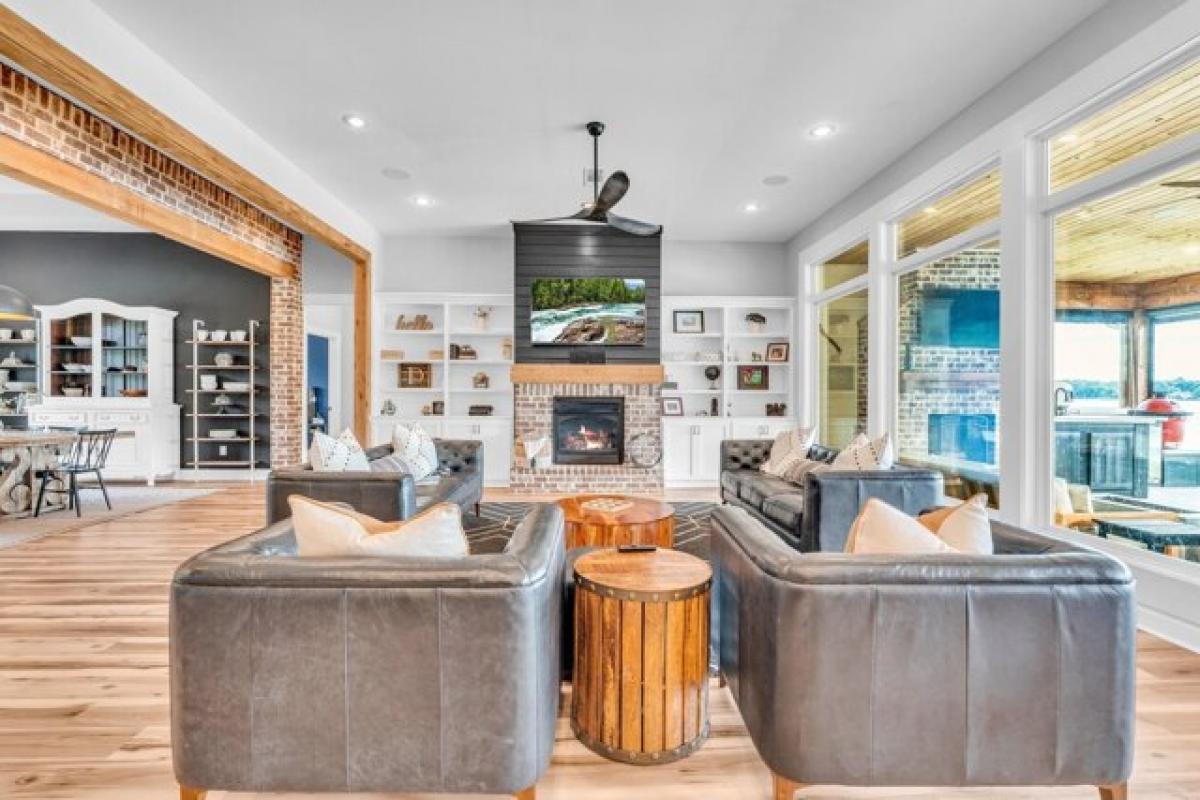 Picture of Home For Sale in Starkville, Mississippi, United States