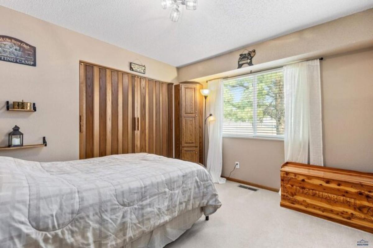 Picture of Home For Sale in Rapid City, South Dakota, United States