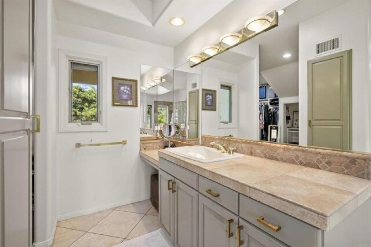 Picture of Home For Sale in San Marcos, California, United States