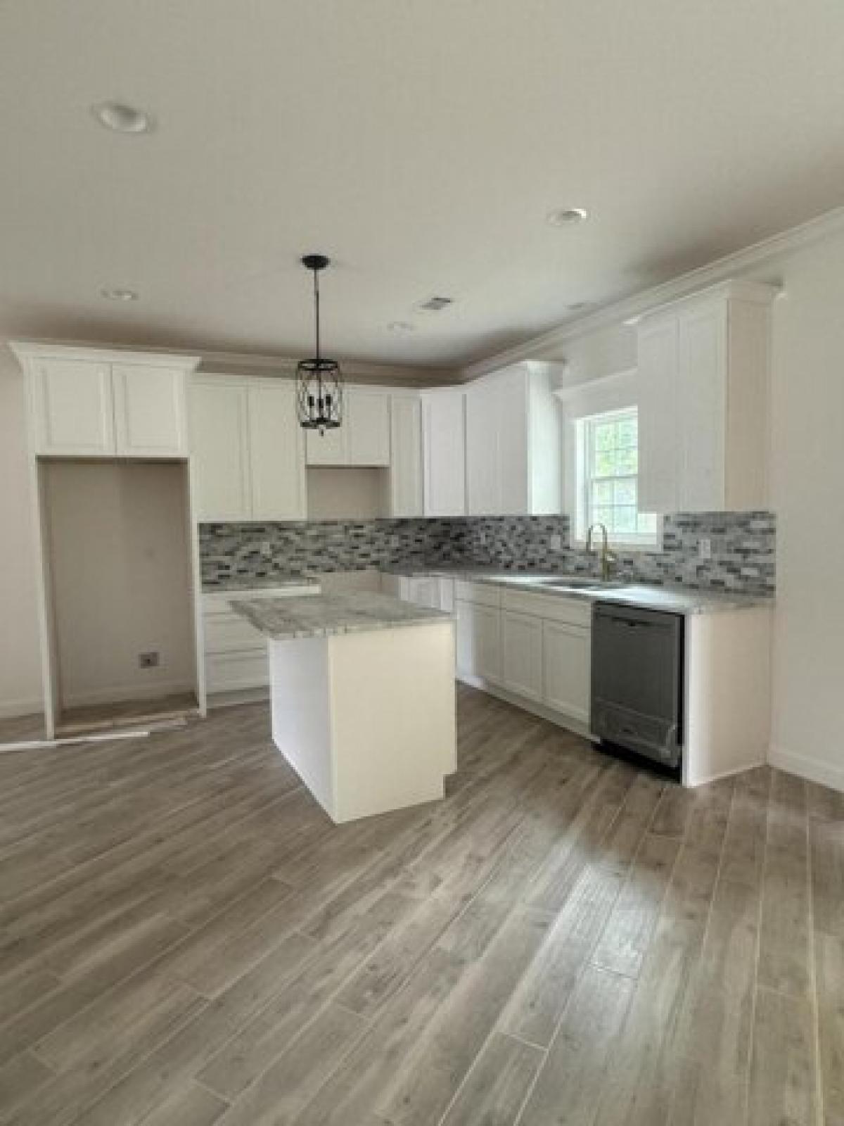 Picture of Home For Sale in Russellville, Arkansas, United States