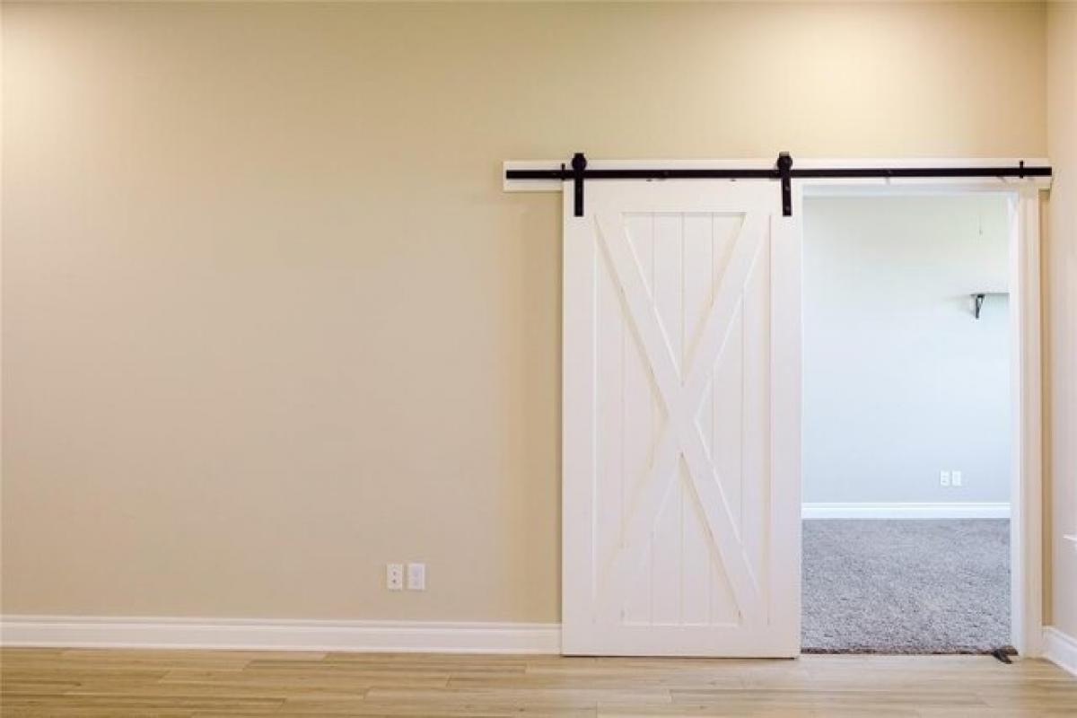 Picture of Home For Sale in Edmond, Oklahoma, United States