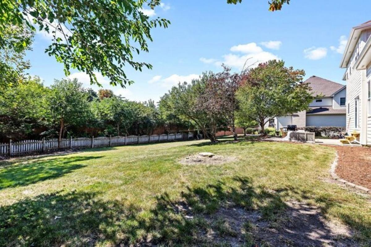 Picture of Home For Sale in Naperville, Illinois, United States