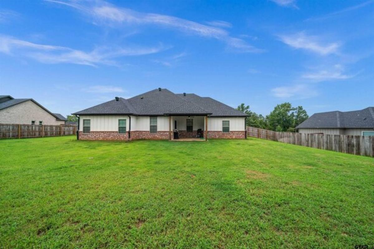 Picture of Home For Sale in Lindale, Texas, United States