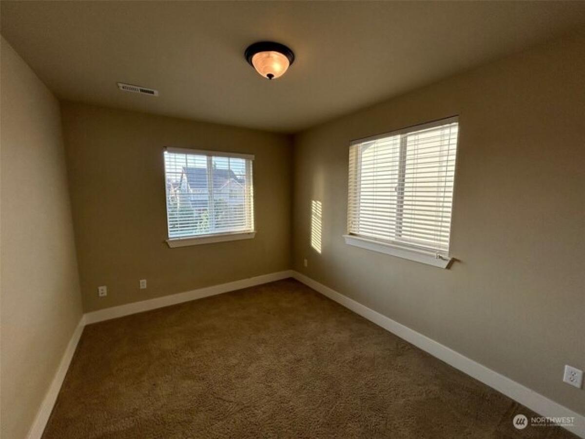 Picture of Home For Sale in Bonney Lake, Washington, United States