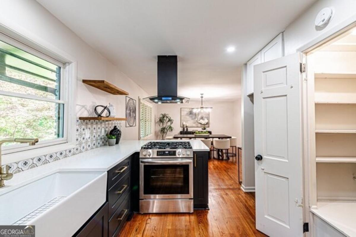 Picture of Home For Sale in Gainesville, Georgia, United States