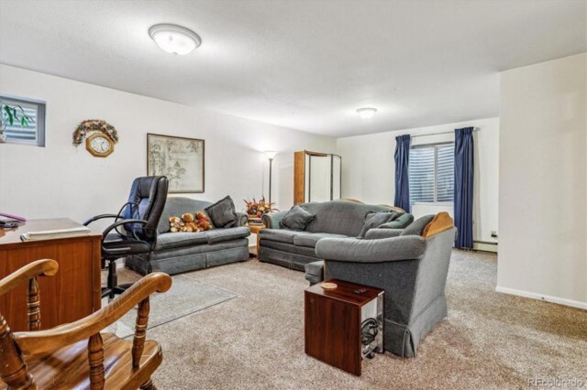 Picture of Home For Sale in Littleton, Colorado, United States