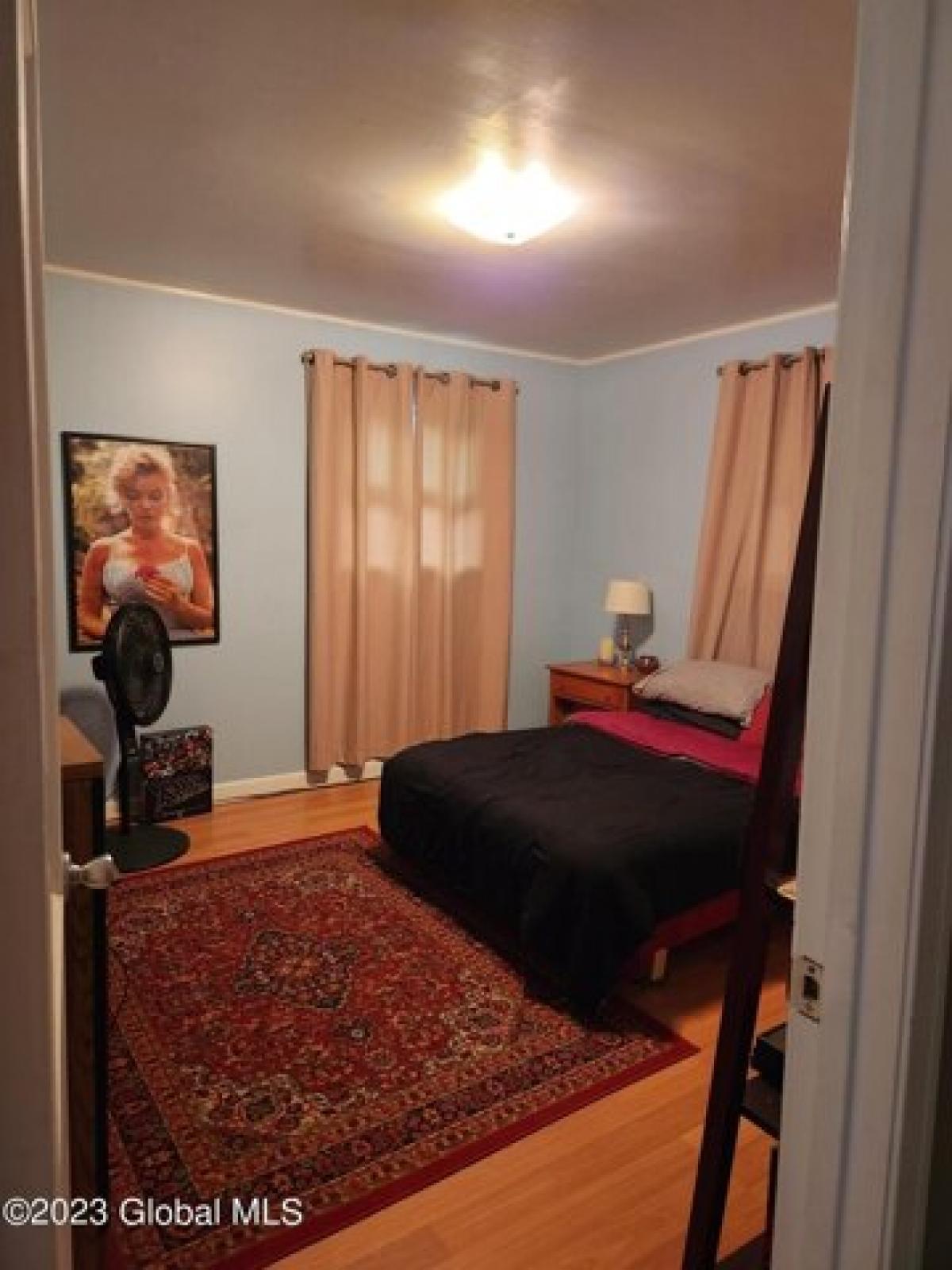 Picture of Home For Sale in Albany, New York, United States