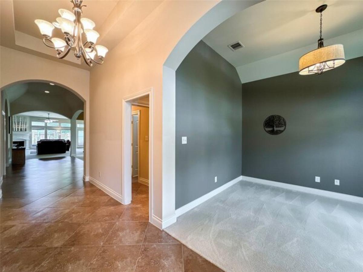 Picture of Home For Sale in Fresno, Texas, United States