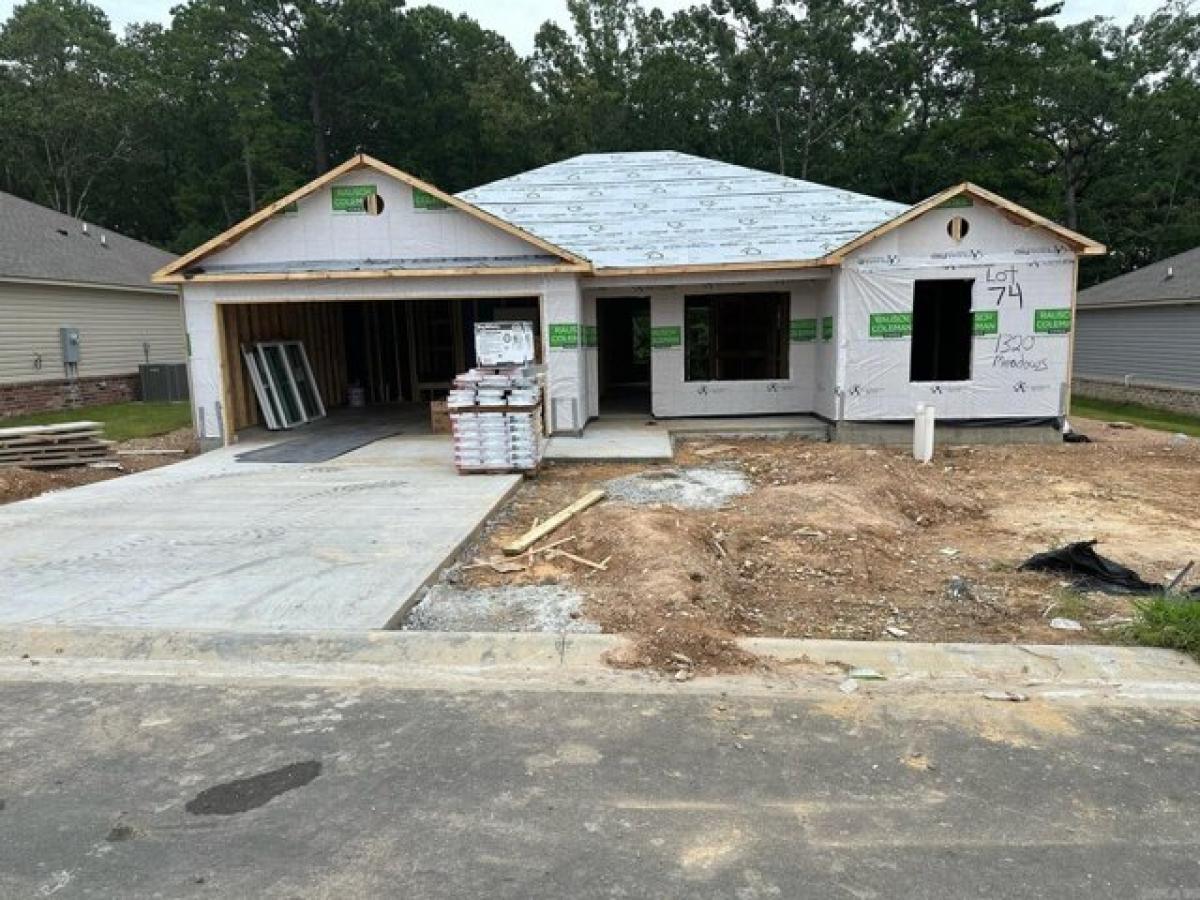 Picture of Home For Sale in Benton, Arkansas, United States