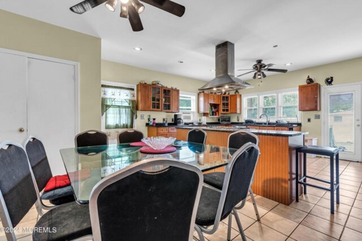 Picture of Home For Sale in Long Branch, New Jersey, United States