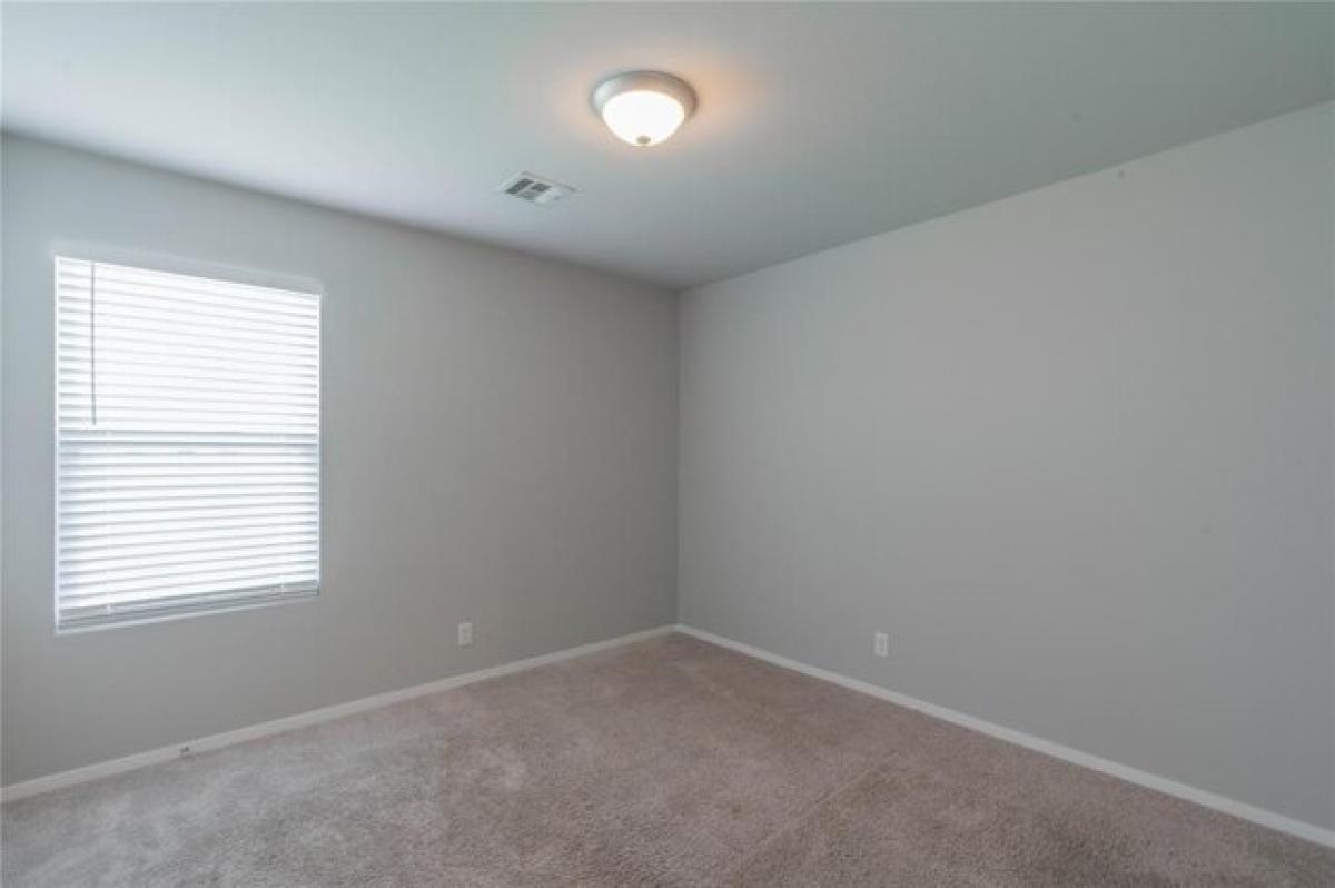 Picture of Home For Sale in Claremore, Oklahoma, United States