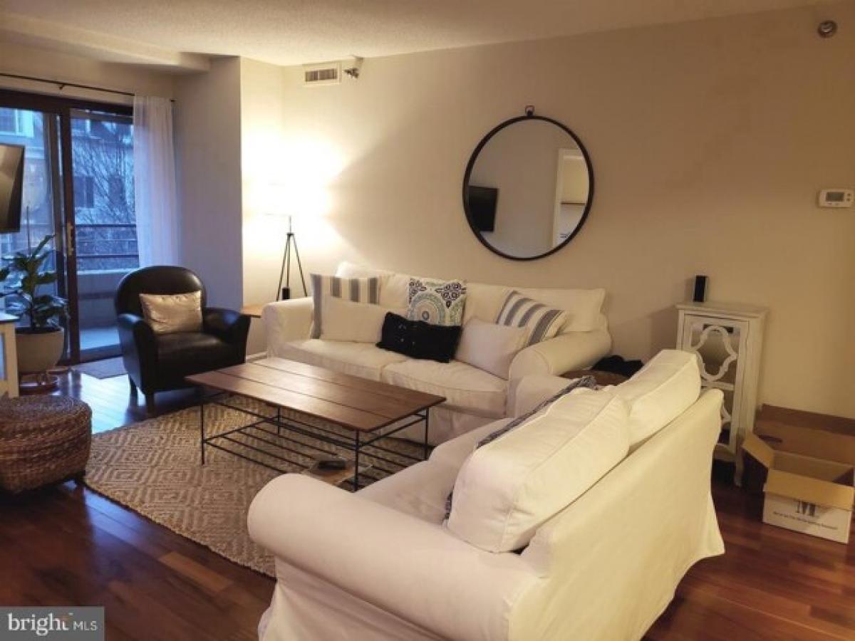 Picture of Home For Sale in Arlington, Virginia, United States