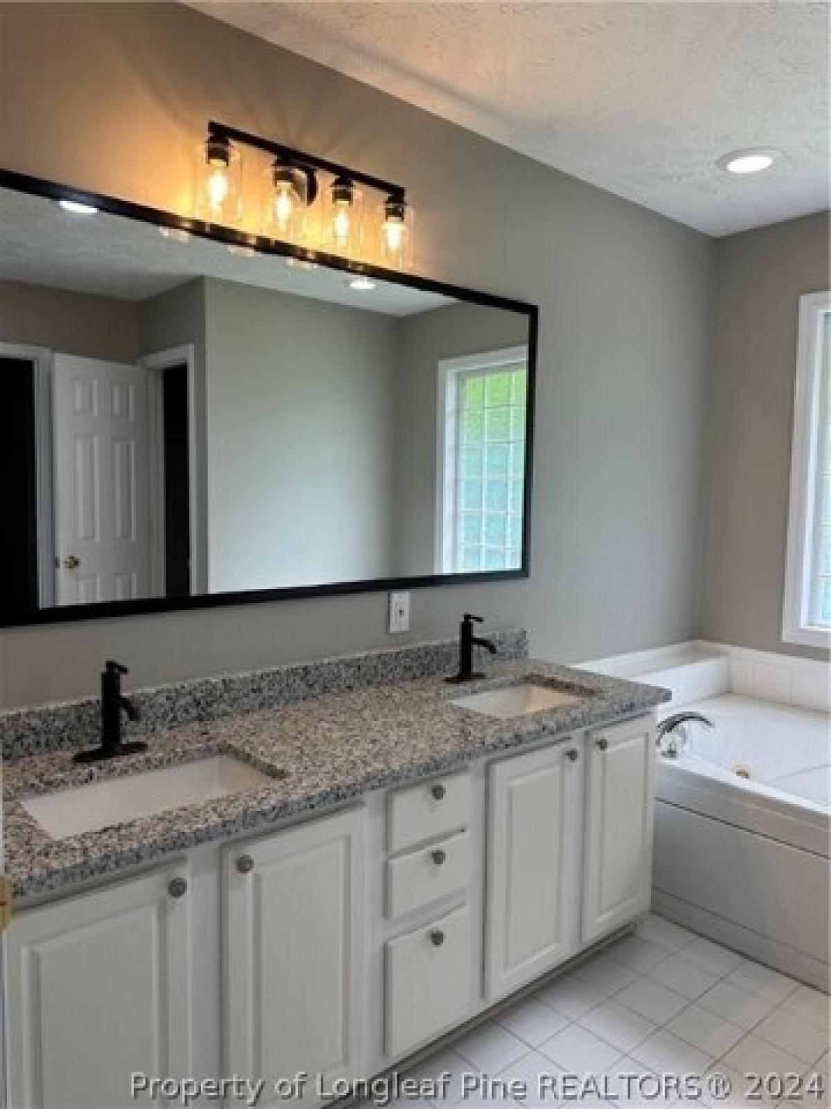 Picture of Home For Sale in Fayetteville, North Carolina, United States