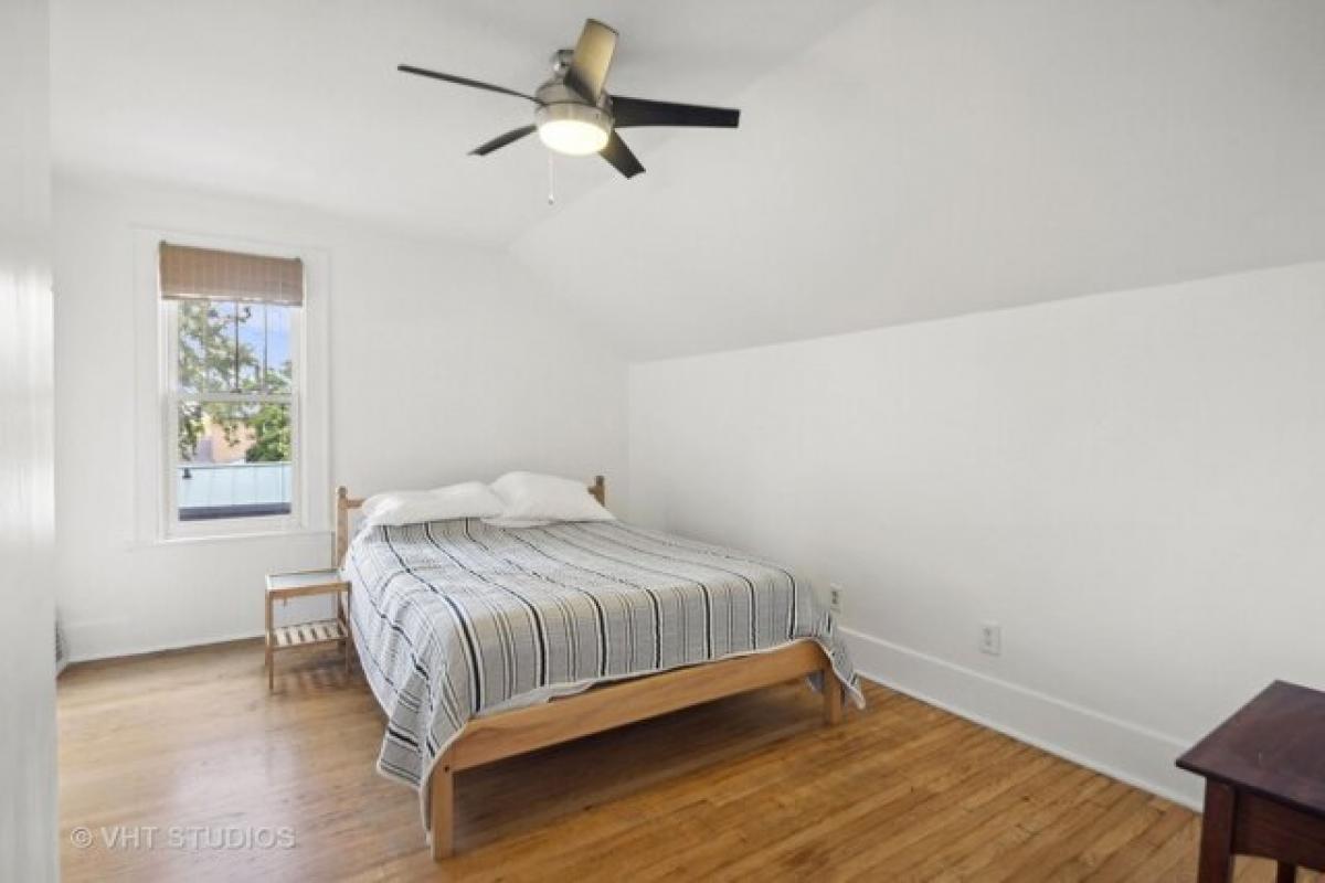 Picture of Home For Sale in Downers Grove, Illinois, United States