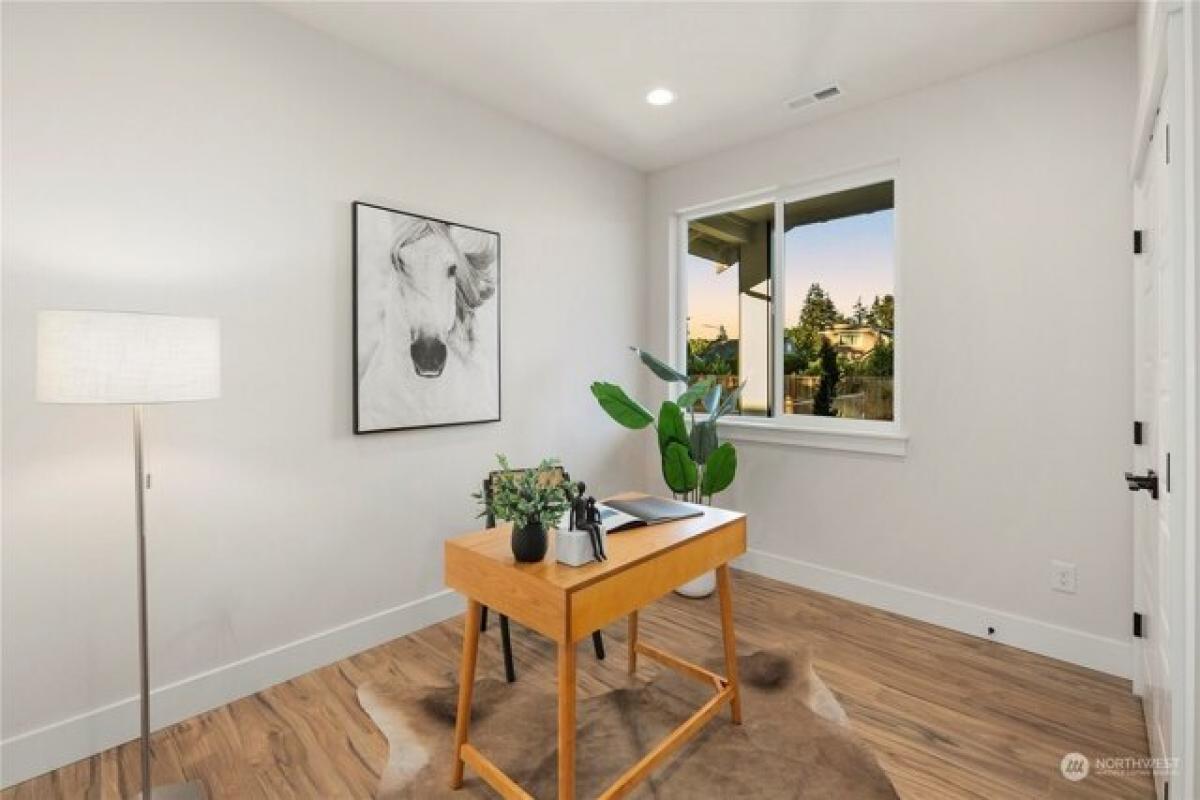 Picture of Home For Sale in Tacoma, Washington, United States