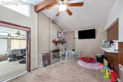 Home For Sale in Warren, Michigan