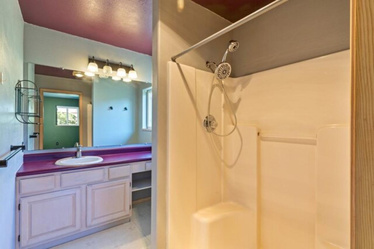 Picture of Home For Sale in Polson, Montana, United States