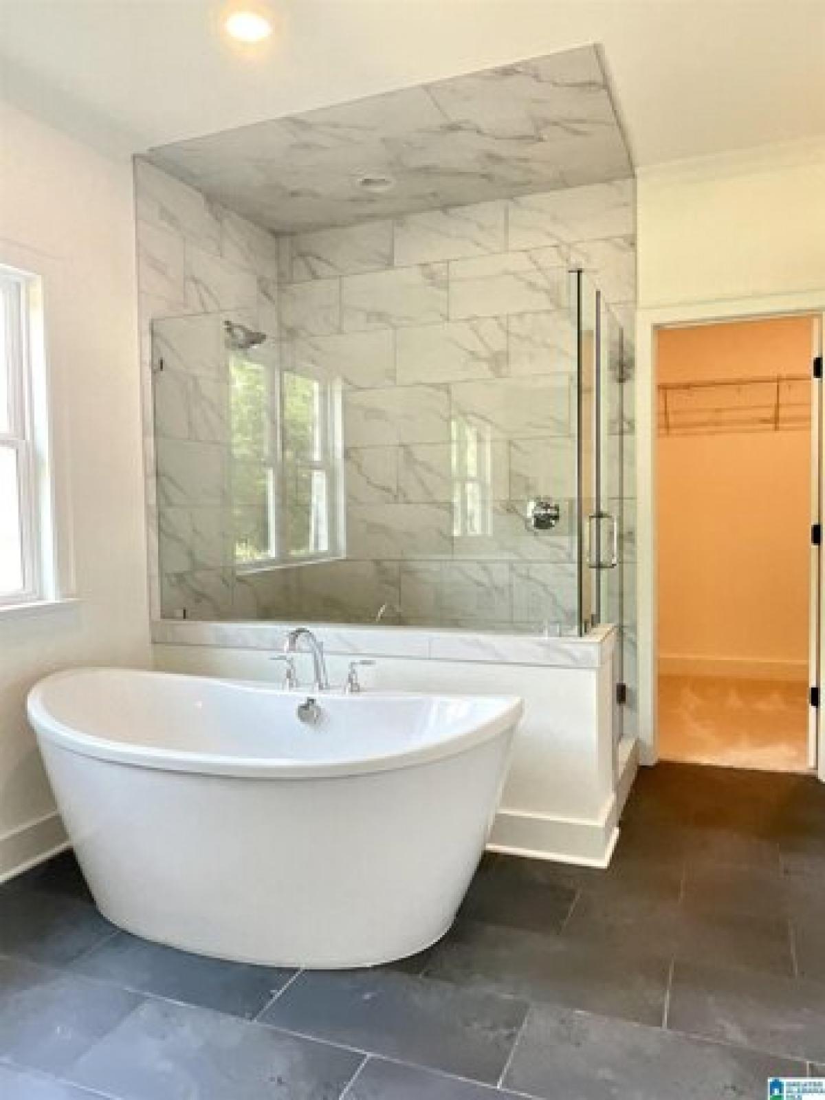 Picture of Home For Sale in Hoover, Alabama, United States