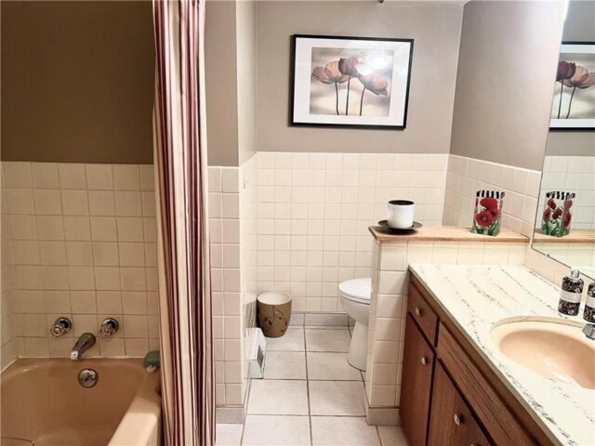 Picture of Home For Sale in Des Moines, Iowa, United States