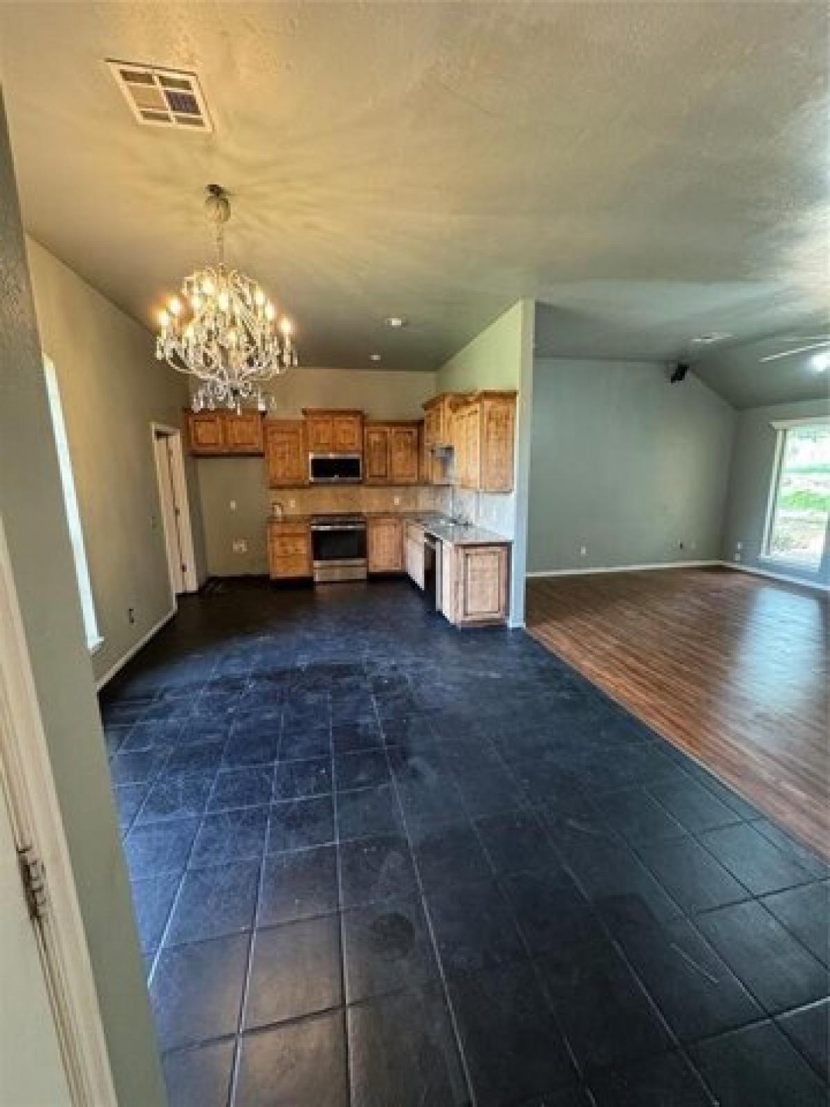 Picture of Home For Sale in Guthrie, Oklahoma, United States