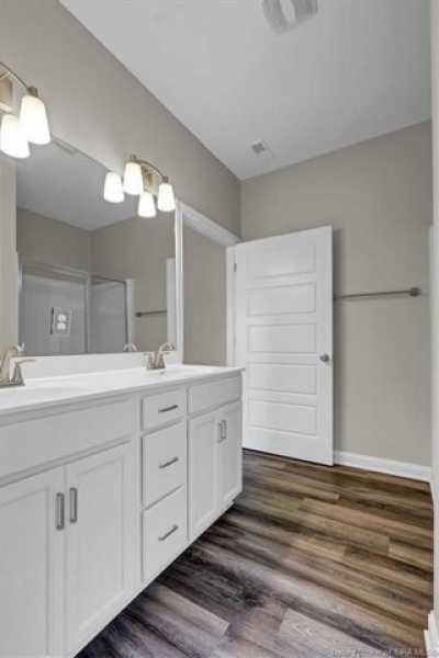 Home For Sale in Jeffersonville, Indiana