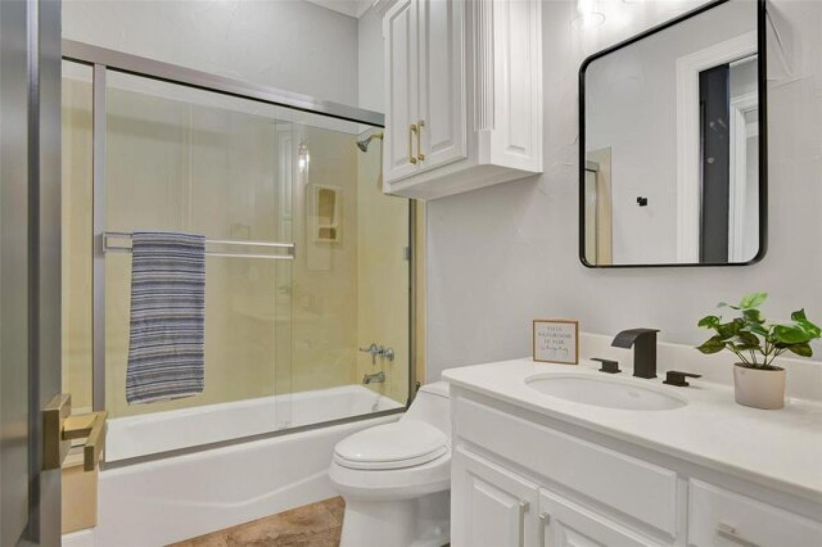 Picture of Home For Sale in Denison, Texas, United States