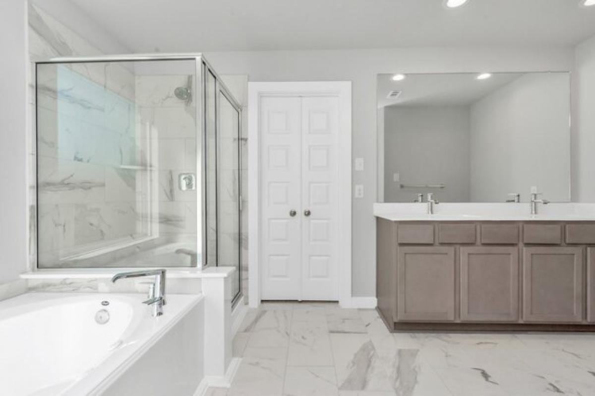 Picture of Home For Sale in Cypress, Texas, United States