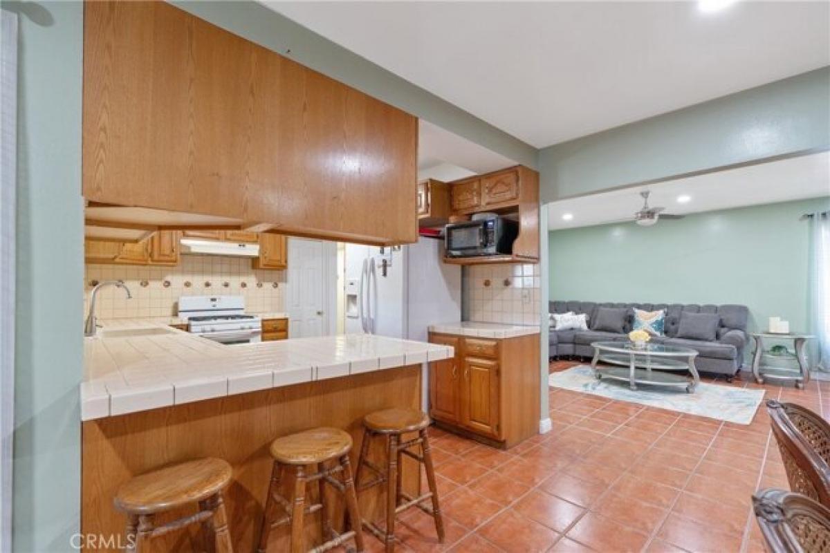 Picture of Home For Sale in Inglewood, California, United States