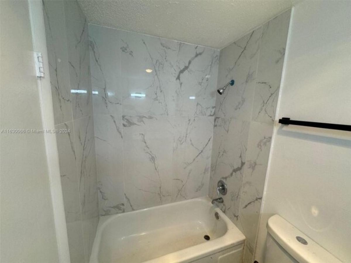 Picture of Home For Sale in Lauderhill, Florida, United States