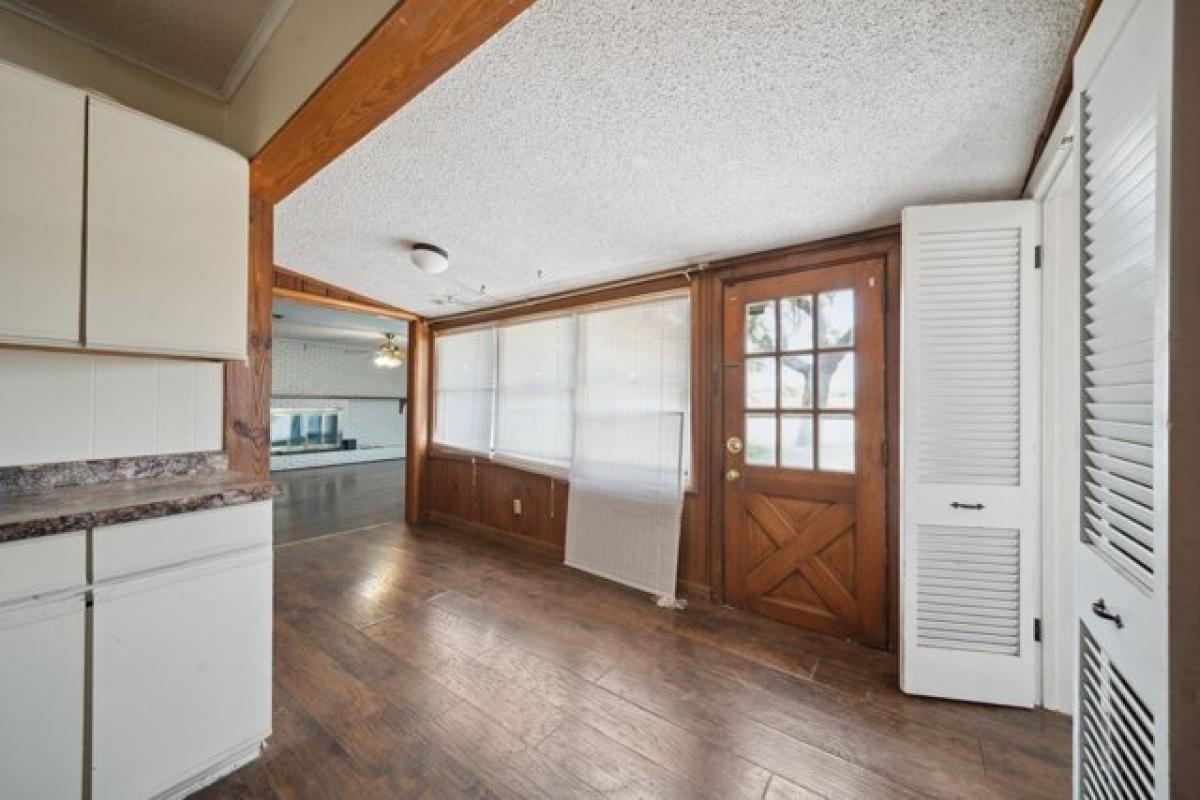 Picture of Home For Sale in Big Spring, Texas, United States