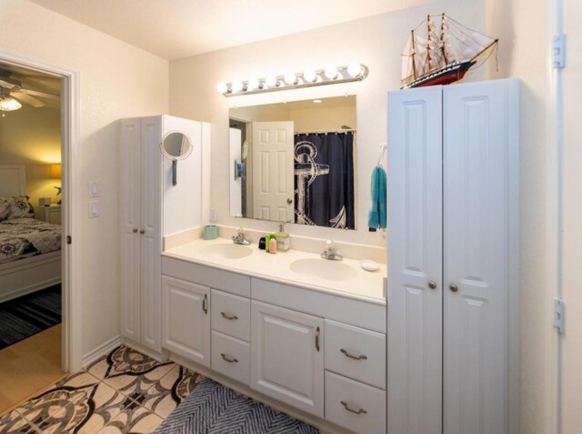 Picture of Home For Sale in Galveston, Texas, United States