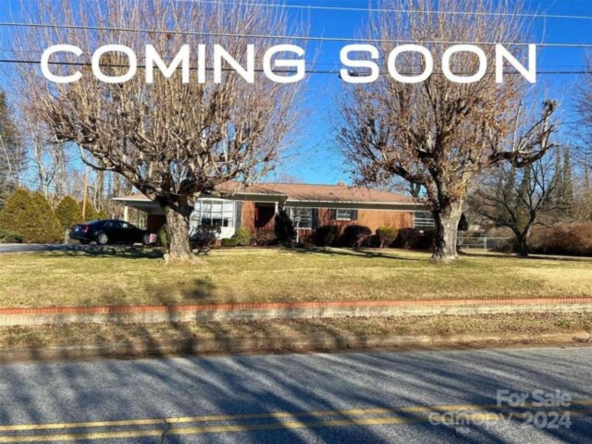 Picture of Home For Sale in Lenoir, North Carolina, United States