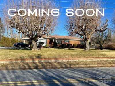 Home For Sale in Lenoir, North Carolina