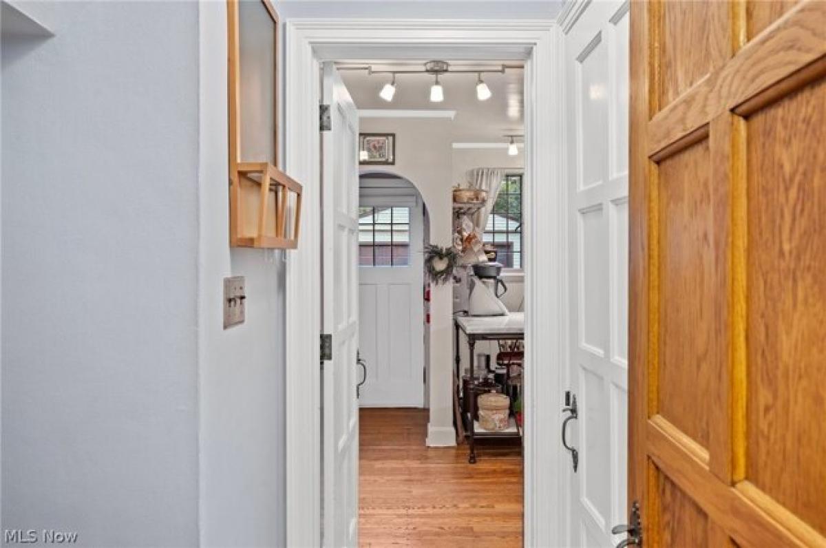 Picture of Home For Sale in Shaker Heights, Ohio, United States