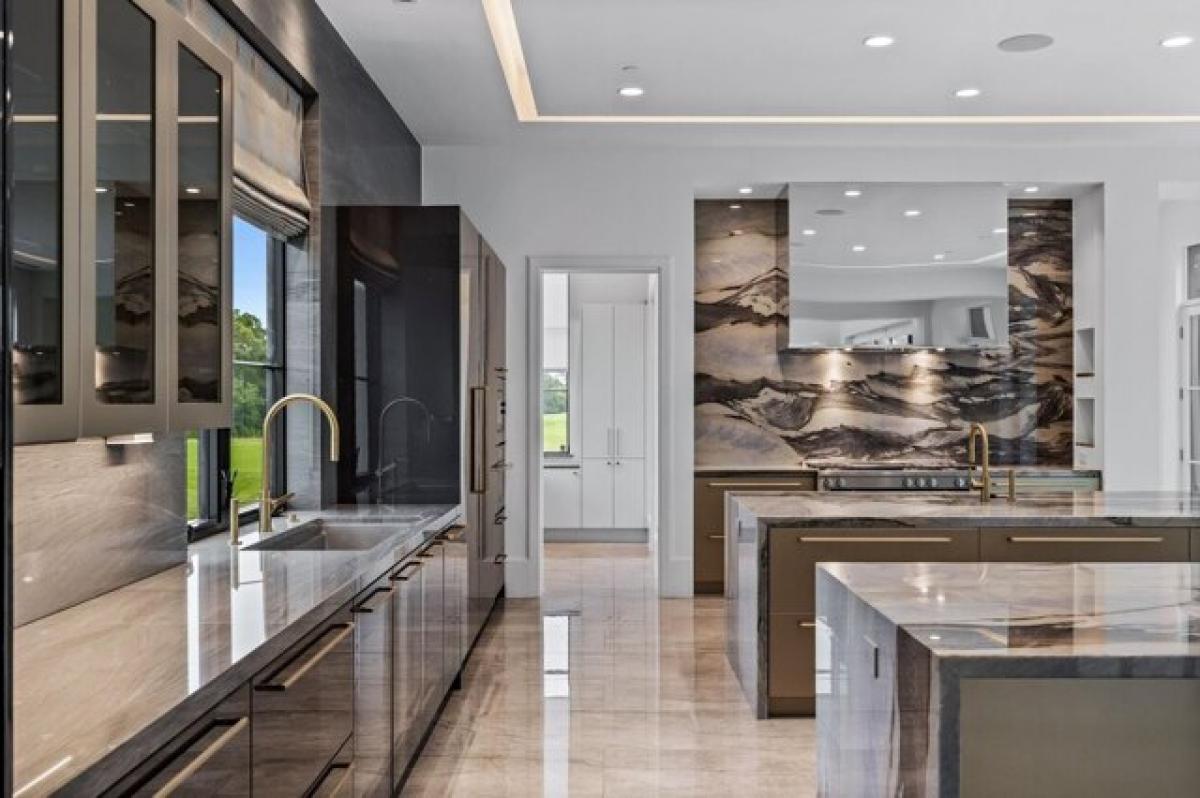 Picture of Home For Sale in Allen, Texas, United States