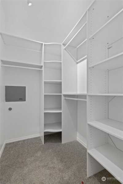 Home For Sale in Lynnwood, Washington