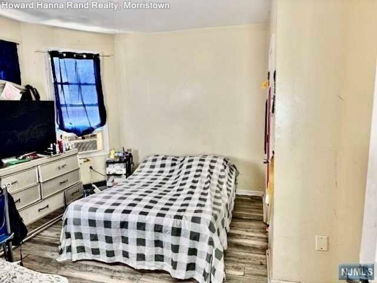 Picture of Home For Sale in Newark, New Jersey, United States