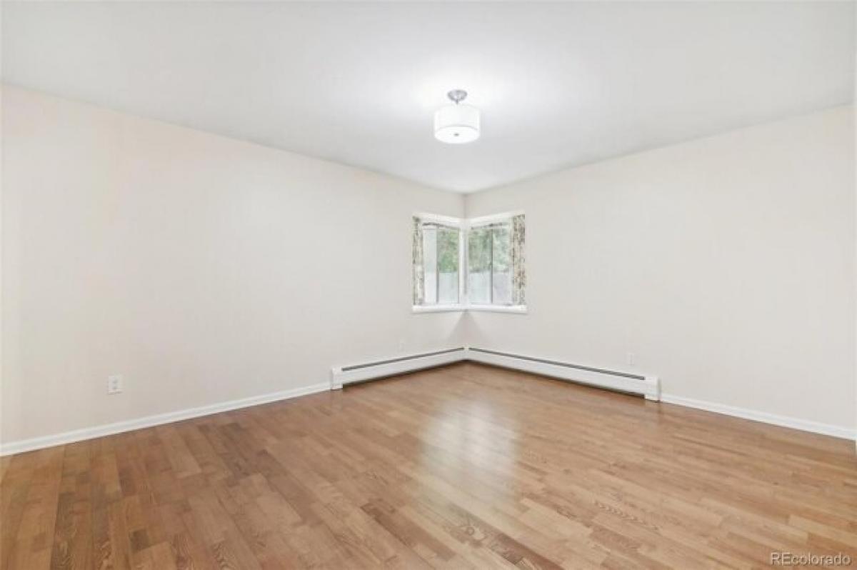 Picture of Home For Sale in Centennial, Colorado, United States