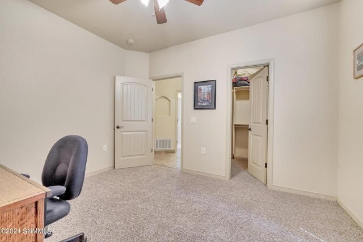 Picture of Home For Sale in Las Cruces, New Mexico, United States
