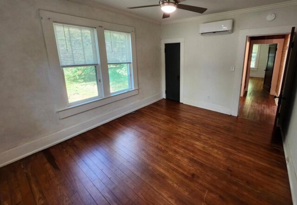 Picture of Home For Sale in Cullman, Alabama, United States