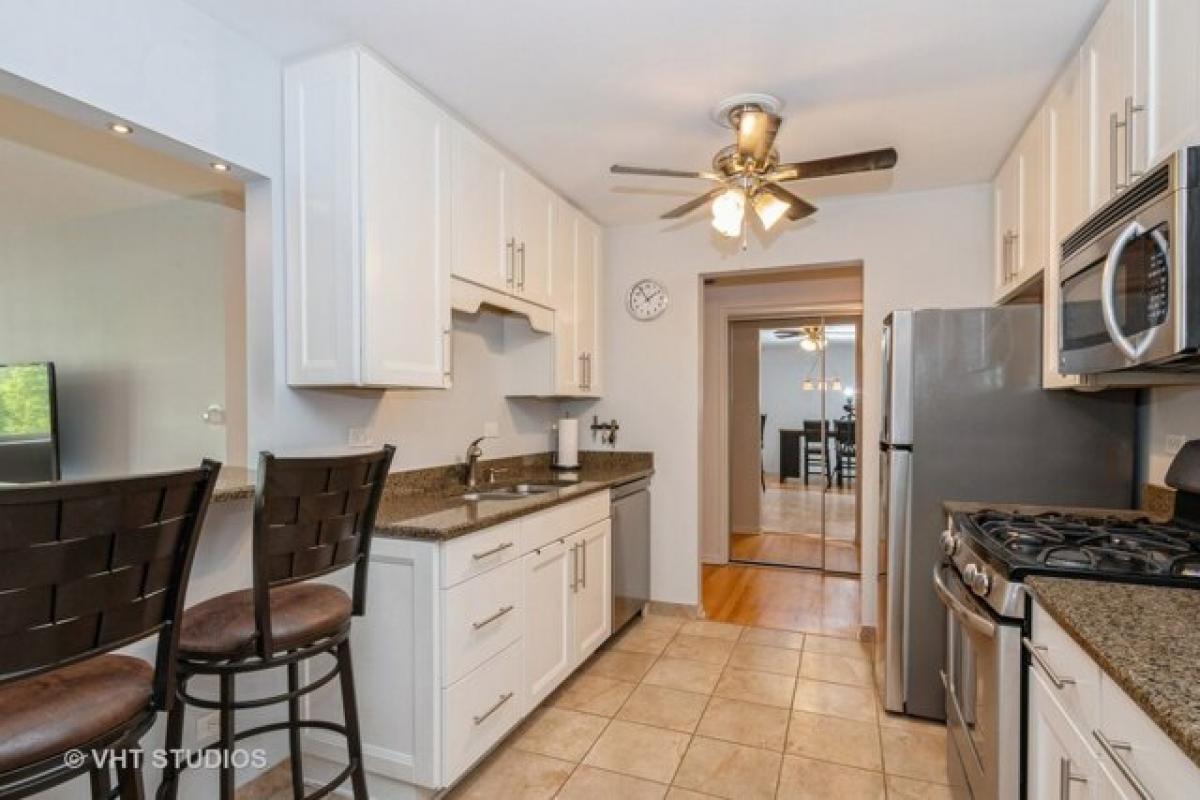 Picture of Home For Sale in Oak Park, Illinois, United States